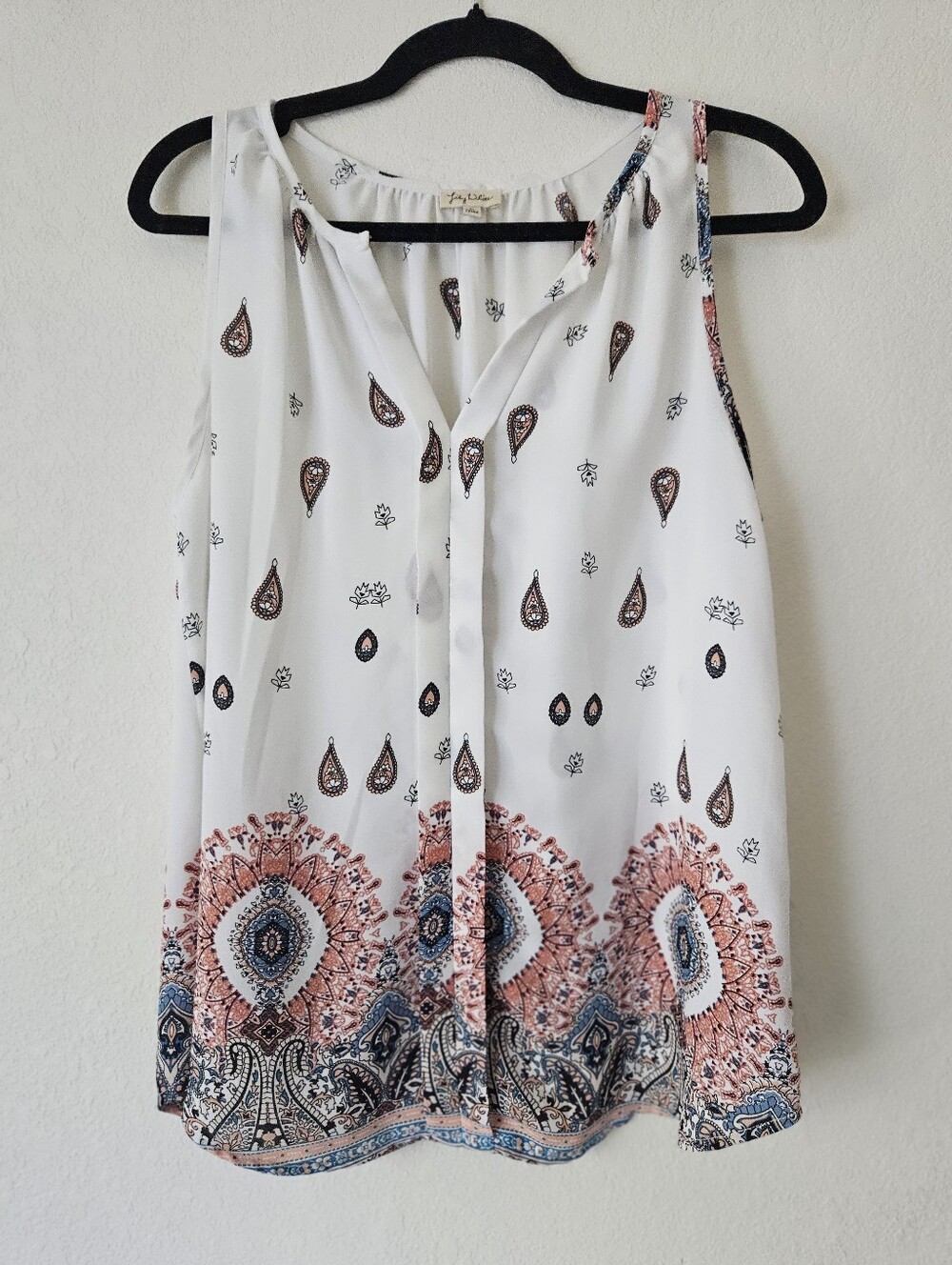 Lightweight White Paisley-Print Sleeveless Top